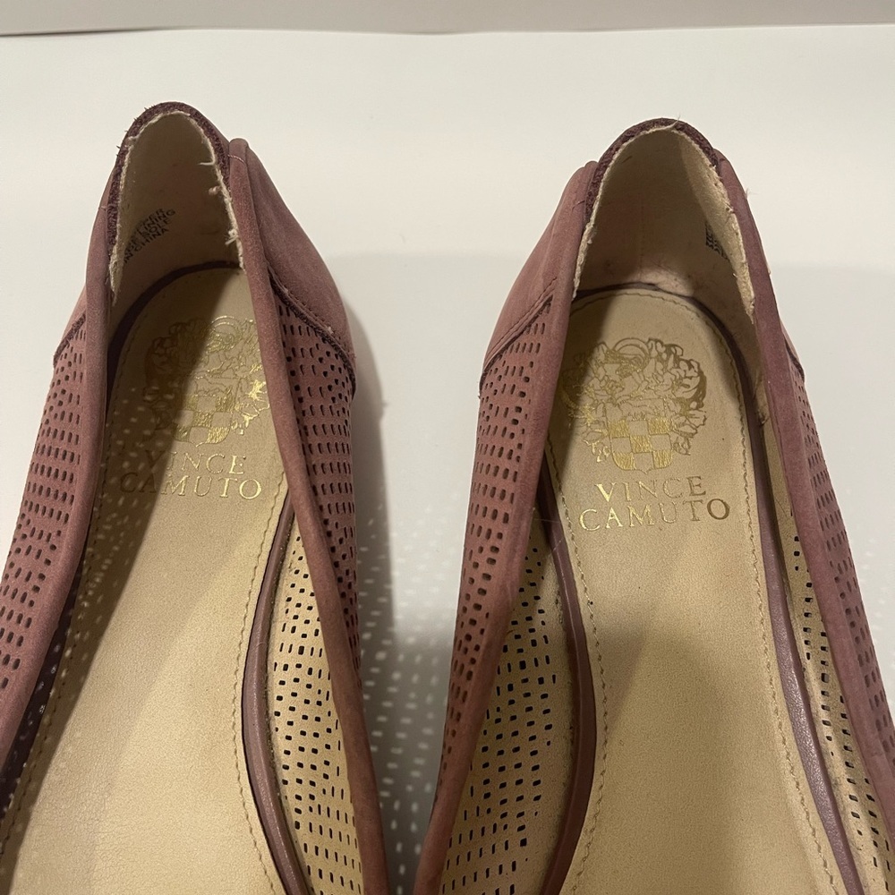Vince Camuto Women's Mauve Perforated Flats - Picture 2 of 10